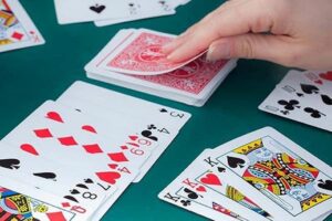 Ù tròn 10 cây là kiểu ù phổ biến nhất trong ván bài phỏm